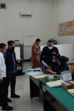 Kejari Geledah BPKAD dan Disbudpar, Usut Dugaan Korupsi Pengadaan Tanah Griyo Dalem Kanjengan