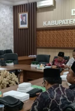 MUI Desak DPRD Awasi Miras dan Prostitusi, Soroti Maraknya Kafe Berkedok