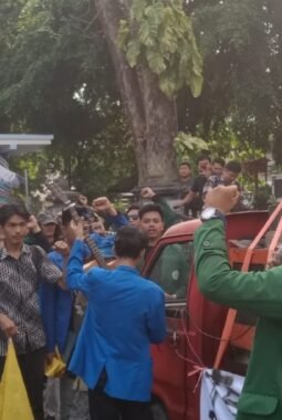 Mahasiswa Geruduk DPRD, Tuntut Ganti Rugi Dampak Pemadaman Listrik
