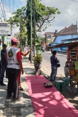 Nekat Jualan di Trotoar, PKL Jalan Letjen Suprapto Ditertibkan Petugas Gabungan