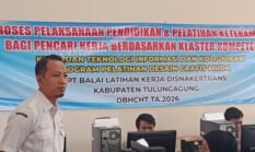 Bidik Peluang Kerja Industri Kreatif, Disnakertrans Latih 16 Anak Muda Desain Grafis